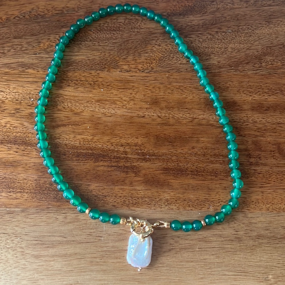 Emerald green beaded necklace with baroque pearl